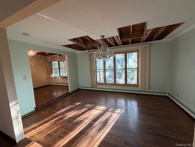 Large corner property 100 x 100 and almost 2000sq ft of living - photo 13