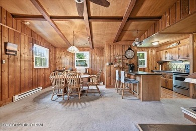 Located in Locust Lake Village, this charming mountain retreat - photo 4