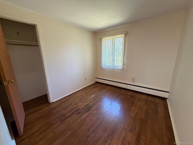 Large corner property 100 x 100 and almost 2000sq ft of living - photo 18