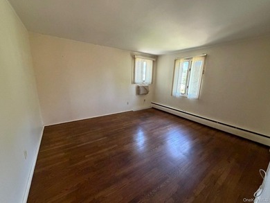 Large corner property 100 x 100 and almost 2000sq ft of living - photo 19
