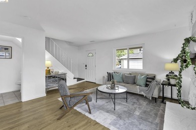 Beautiful townhouse-style, two-story condo featuring 2 bedrooms - photo 5