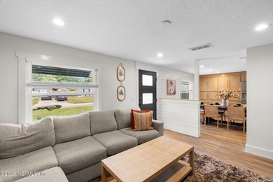 Live the Ponte Vedra Beach lifestyle in this beautifully updated - photo 11