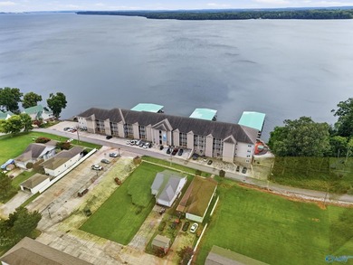 WATERFRONT CONDO WITH PRIVATE BOAT SLIP & LIFT! Enjoy - photo 31