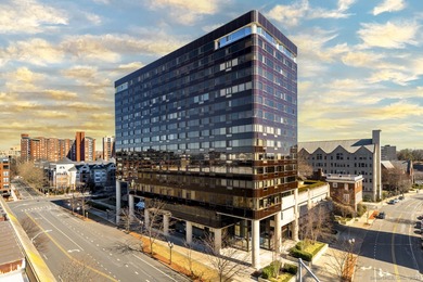 Stylish, impeccably maintained 1BR/1BA condo at The Biltmore