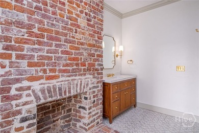 Located on a picturesque, tree-lined block between Whitaker and - photo 21
