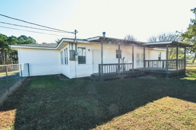 HOME ON 20+ ACRES WITH BARN & POLE BARN IN QUITMAN TX - photo 4