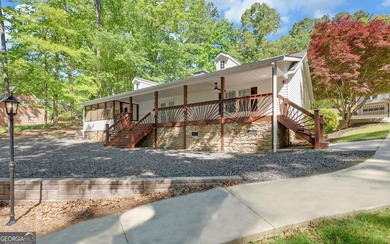 Lakefront living at its best on Lake Hartwell! This 3-bedroom - photo 2