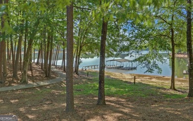 Lakefront living at its best on Lake Hartwell! This 3-bedroom - photo 3