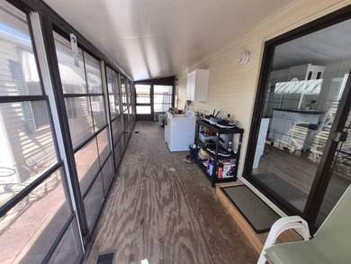 Charming Renovated 1986 DRE Mobile Home in , Largo This - photo 13