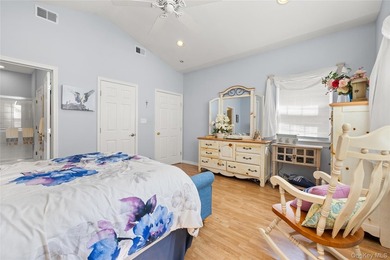 Welcome to Sunken Pond Estates, a sought-after gated 55+ - photo 14
