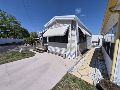 Charming Renovated 1986 DRE Mobile Home in , Largo This - photo 15
