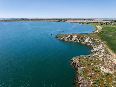 Experience elevated recreational living at Waters Edge, American - photo 25