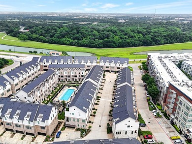 Live at the intersection of style, convenience, and urban energy - photo 31