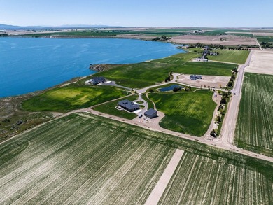 Experience elevated recreational living at Waters Edge, American - photo 42