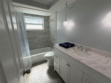 Charming 2 bedroom, 2-bathroom home located in a serene Port - photo 12