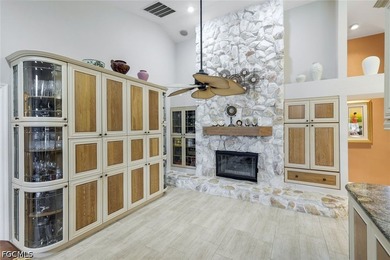 Custom Luxury Home with Unique Character. 14' Ceilings, Huge - photo 13