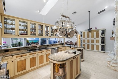 Custom Luxury Home with Unique Character. 14' Ceilings, Huge - photo 15