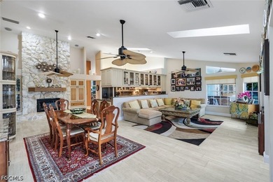 Custom Luxury Home with Unique Character. 14' Ceilings, Huge - photo 21