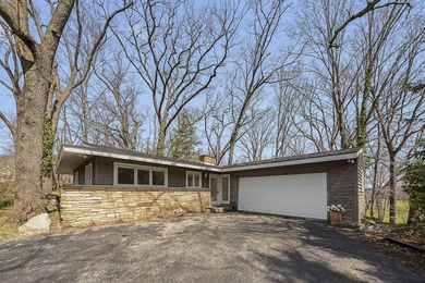 Completely renovated 3-bedroom, 3-bath home nestled in a private - photo 2