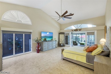 Custom Luxury Home with Unique Character. 14' Ceilings, Huge - photo 23