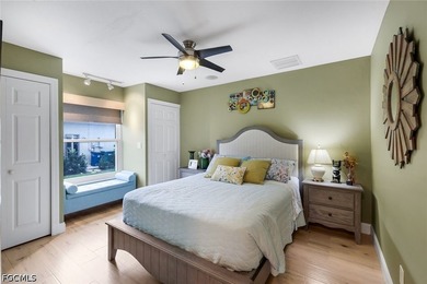 Custom Luxury Home with Unique Character. 14' Ceilings, Huge - photo 27
