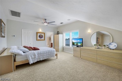 Custom Luxury Home with Unique Character. 14' Ceilings, Huge - photo 32