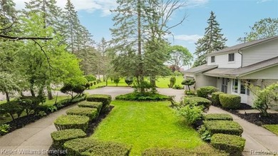 Nestled on nearly 2 acres of beautifully maintained property - photo 5