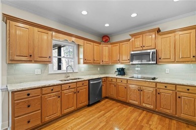 PRICE IMPROVEMENT - Welcome home to this beautifully maintained - photo 10
