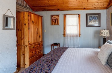 Rare Lakefront Opportunity ! Discover TWO lakefront homes on a - photo 17