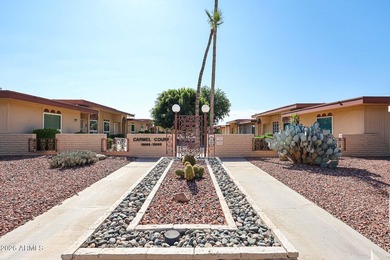 LOCATION, LOCATION, LOCATION! Beautiful, move-in-ready and - photo 6