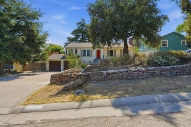 Full of character and charm, this beautifully maintained 1940 - photo 2