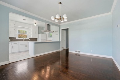 Full of character and charm, this beautifully maintained 1940 - photo 10