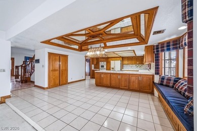 Beautiful custom-built family home designed for both comfort & - photo 16