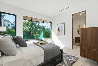 Welcome to 400 Heliotrope, a newly built Village gem ideally - photo 16