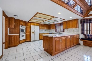 Beautiful custom-built family home designed for both comfort & - photo 17