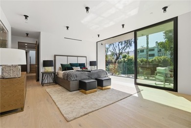Welcome to 400 Heliotrope, a newly built Village gem ideally - photo 19