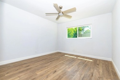 Light and bright, beautifully remodeled Lake Elsinore home - photo 19