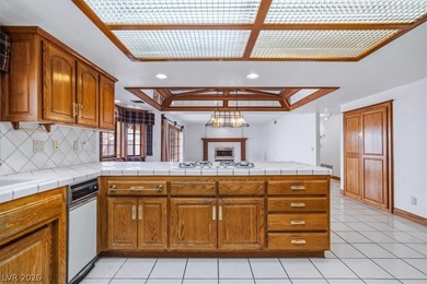 Beautiful custom-built family home designed for both comfort & - photo 22