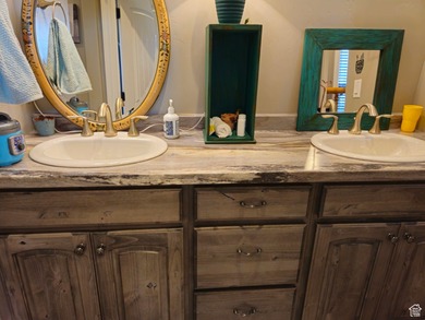 Welcome to this exceptional custom home in the beautiful - photo 30
