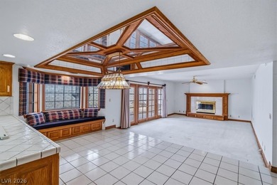 Beautiful custom-built family home designed for both comfort & - photo 31