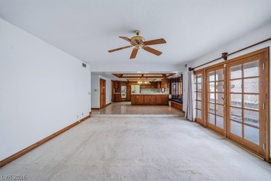 Beautiful custom-built family home designed for both comfort & - photo 34