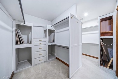 Beautiful custom-built family home designed for both comfort & - photo 42
