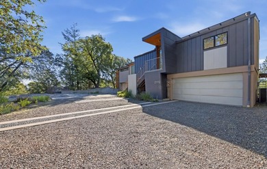 Located in the Las Cumbres community of Los Gatos, this - photo 4