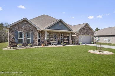Beautiful 5-year-old Kingston floor plan by D.R. Horton - photo 2