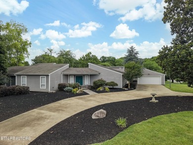 Welcome to this one-of-a-kind executive home in the prestigious - photo 2