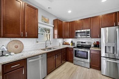 Welcome to a life of fun in this 55+ active community where you - photo 11