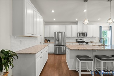 Welcome to this beautifully maintained 3-bedroom, 2.5-bath home - photo 11