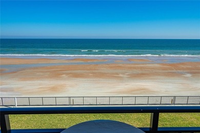 Oceanfront Perfection at the Iconic Hawaiian Inn Beach Resort - photo 16