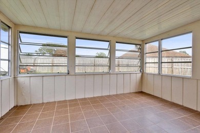 Welcome to this charming Port St. Lucie retreat! Offering rare - photo 21