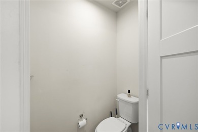 Welcome to this beautifully maintained 3-bedroom, 2.5-bath home - photo 25
